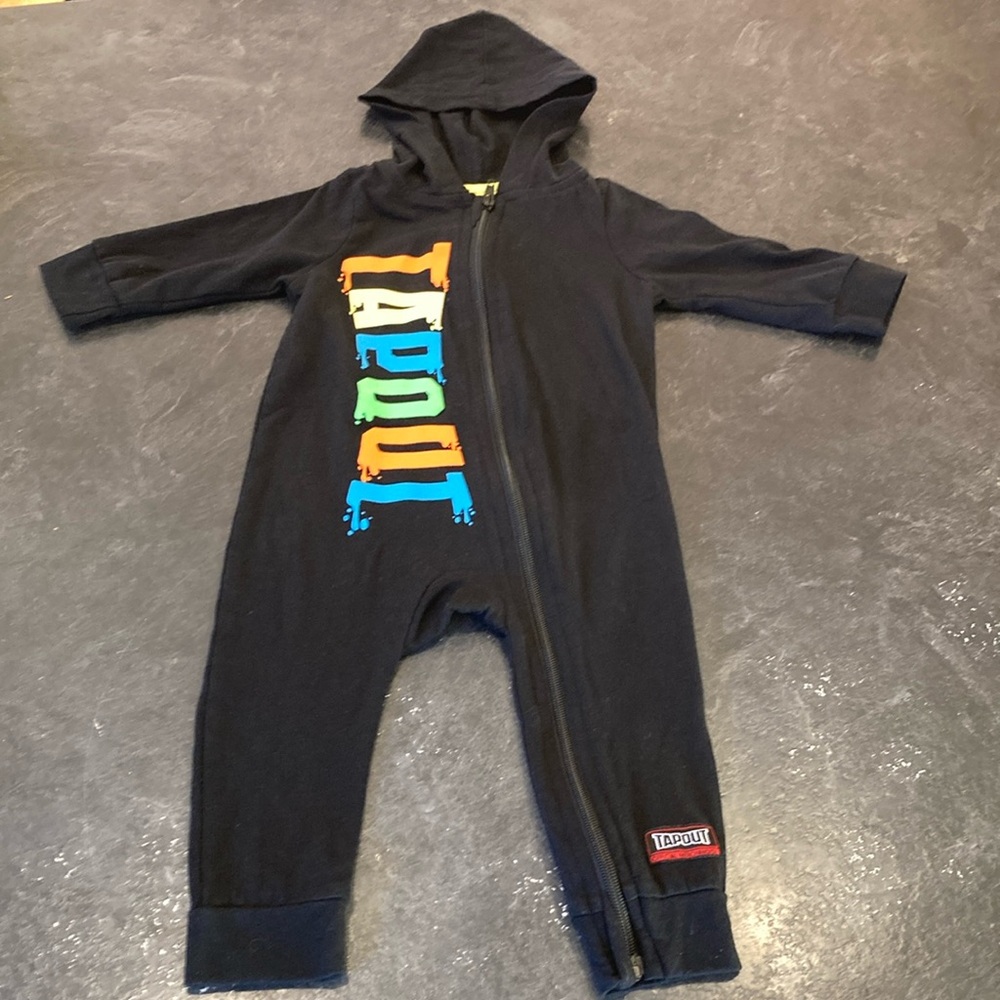 Boys TapOut black hooded body suit size 6-9 months